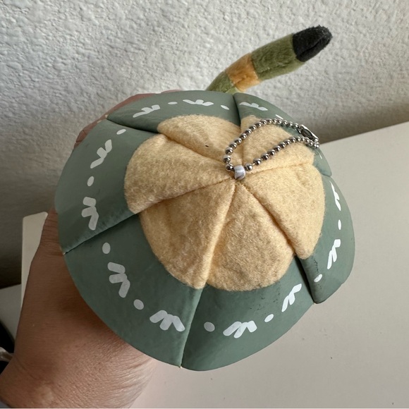 Neko Atsume: Kitty Collector 6" Plush: Chairman Meow - Picture 2 of 11